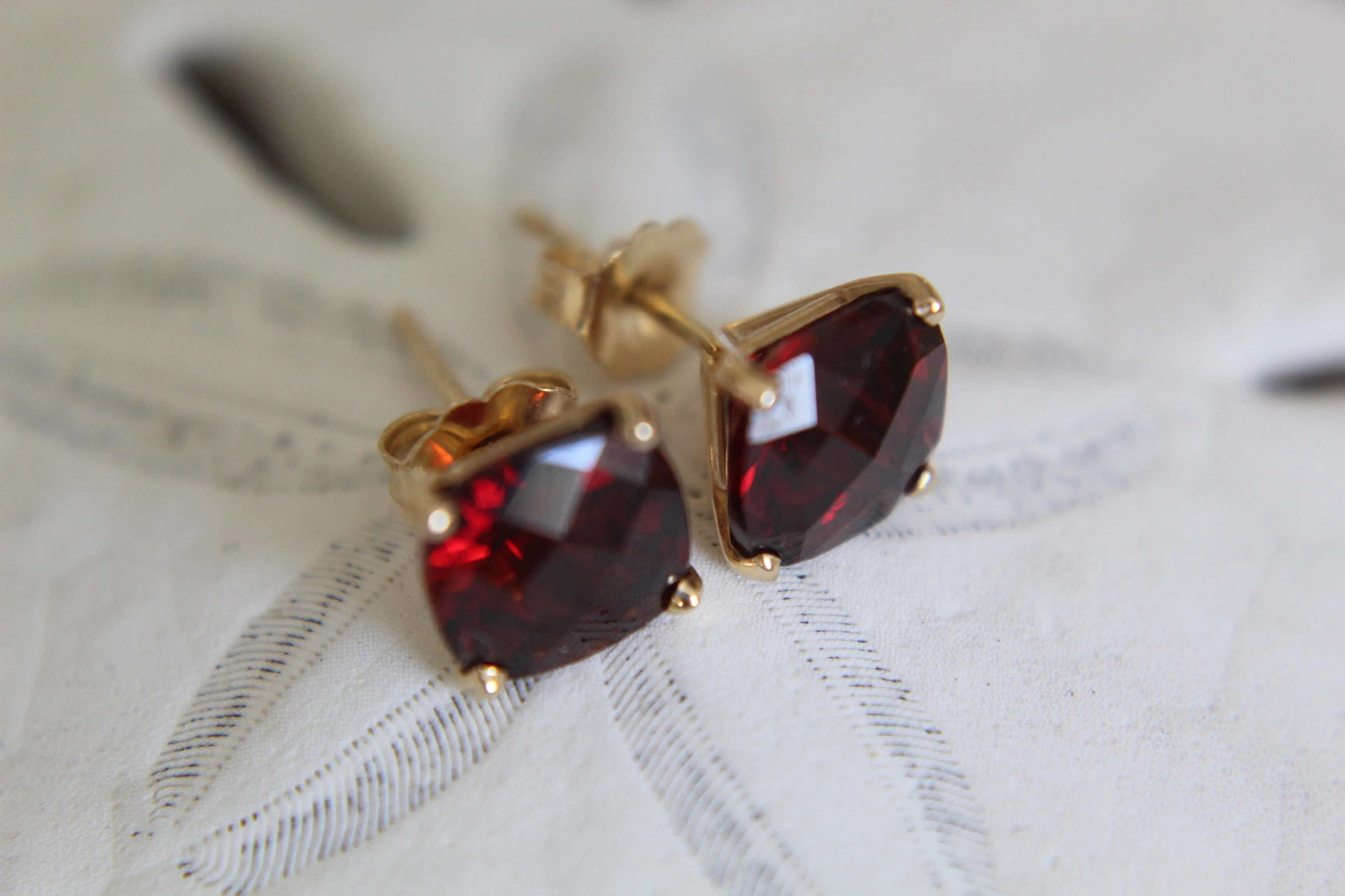 14k Gold Garnet Earrings