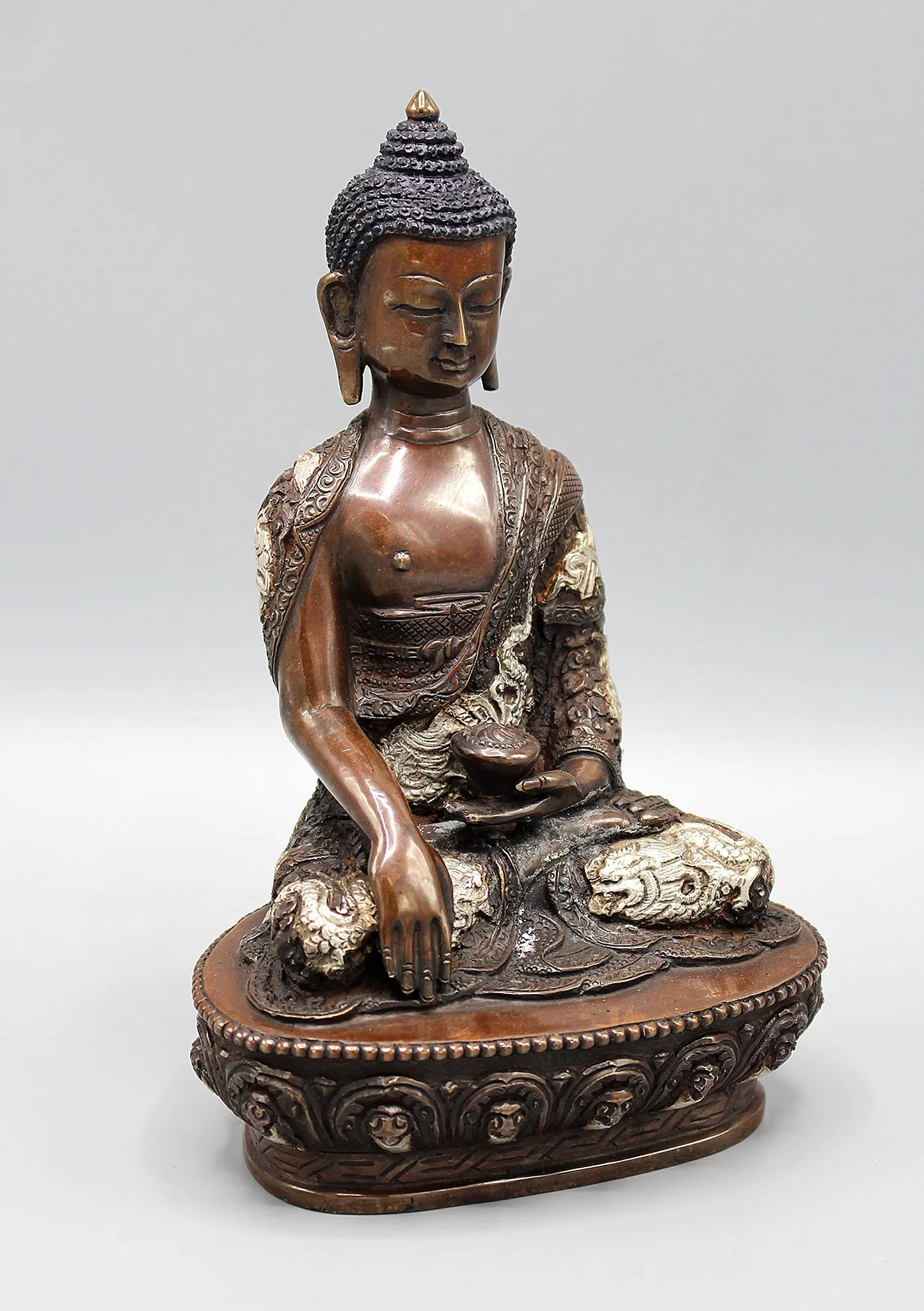 Copper Oxidized Shakyamuni Buddha Statue Dragon Carving