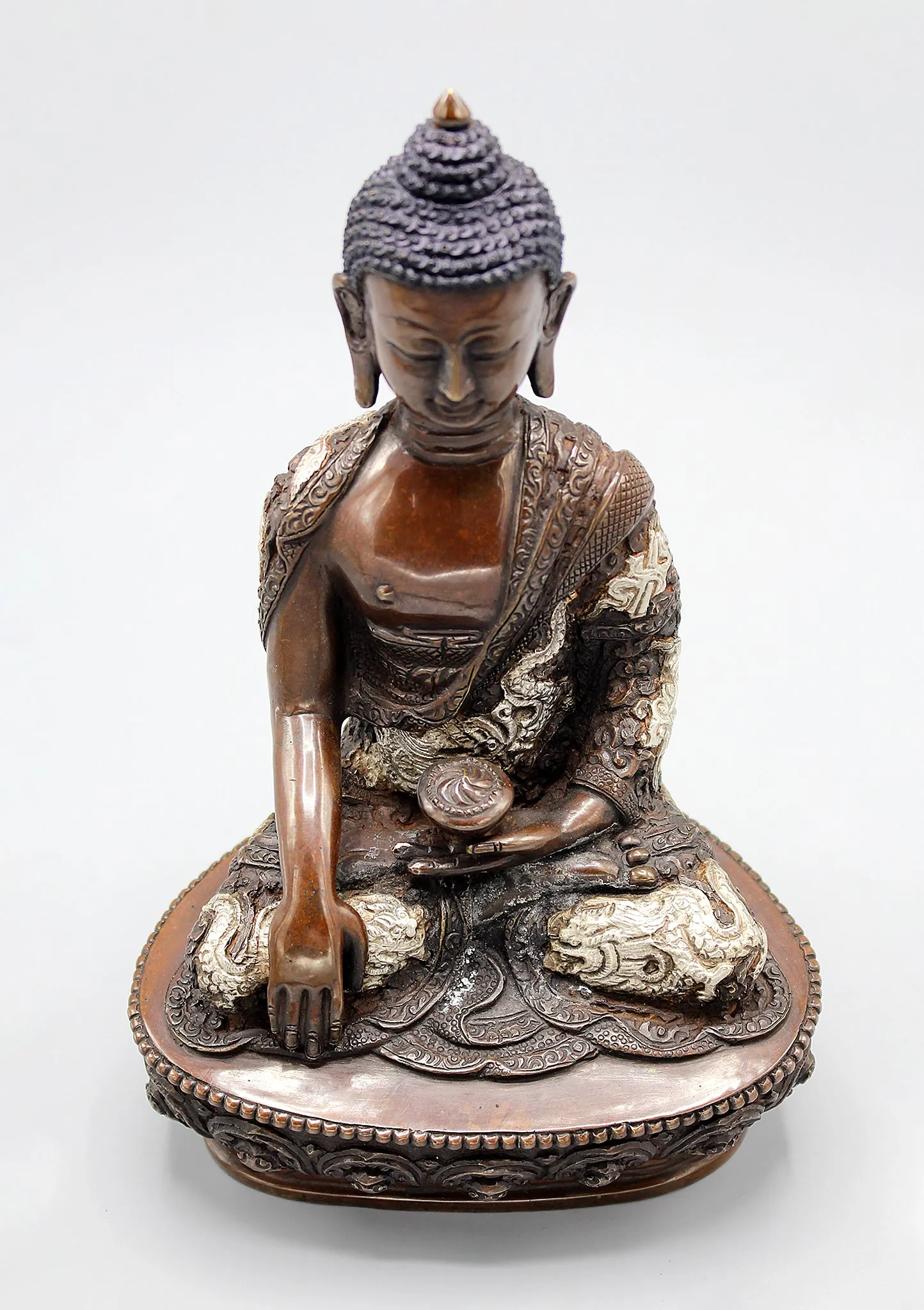 Copper Oxidized Shakyamuni Buddha Statue Dragon Carving